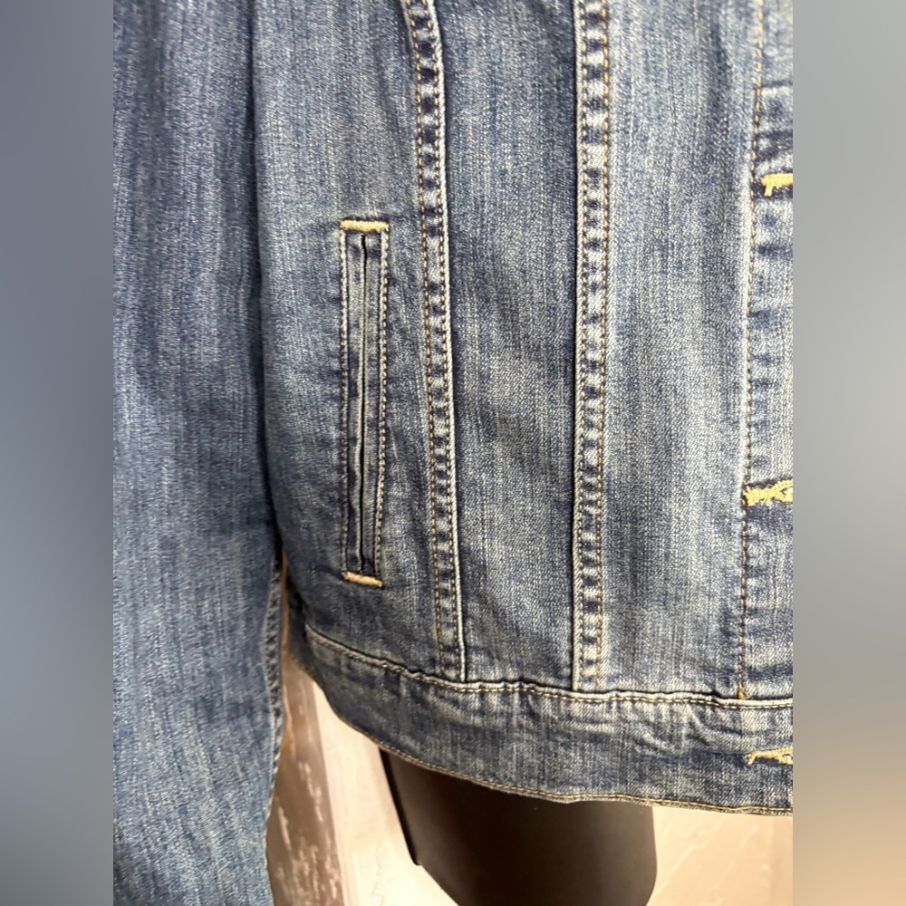 Levis womens Original Trucker Medium
Wash denim Jean jacket sz M preloved - Picture 7 of 12